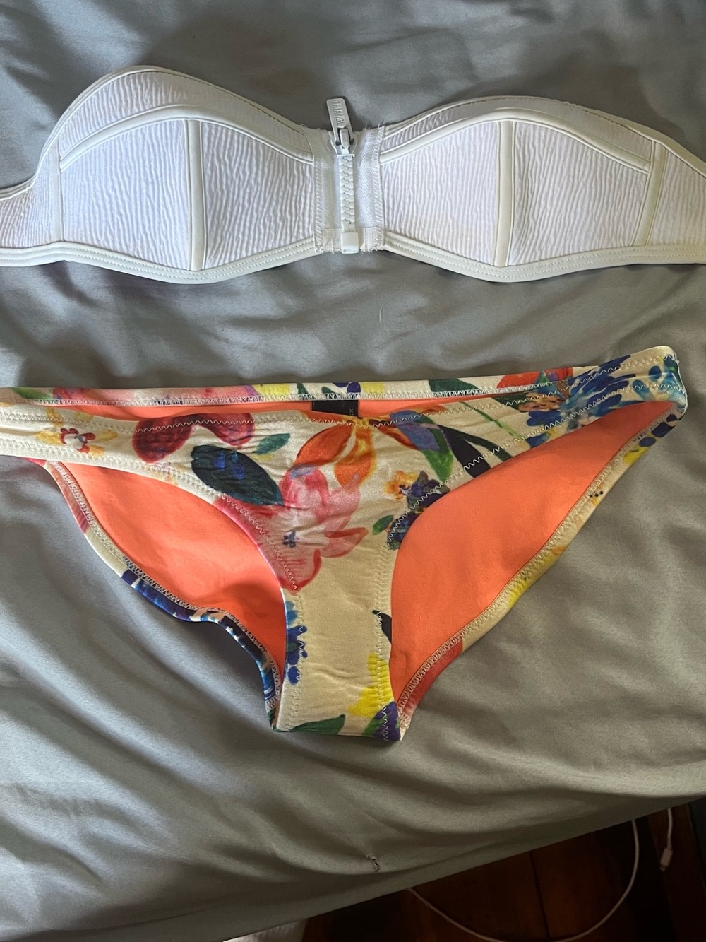 triangl swimwear White Textured Strapless Bikini Top